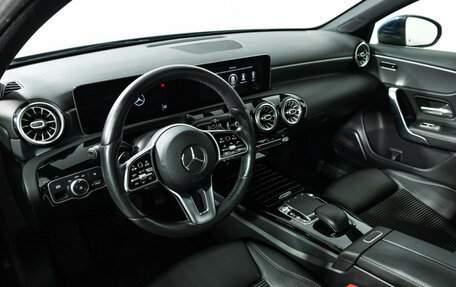 Mercedes-Benz A-Класс, 2019 год, 2 399 585 рублей, 11 фотография