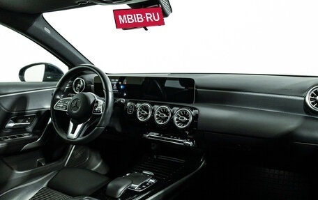 Mercedes-Benz A-Класс, 2019 год, 2 399 585 рублей, 9 фотография