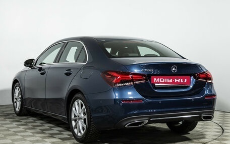 Mercedes-Benz A-Класс, 2019 год, 2 399 585 рублей, 8 фотография