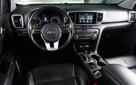 KIA Sportage IV рестайлинг, 2018 год, 2 625 000 рублей, 6 фотография