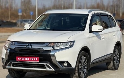 Mitsubishi Outlander III рестайлинг 3, 2019 год, 2 500 000 рублей, 1 фотография