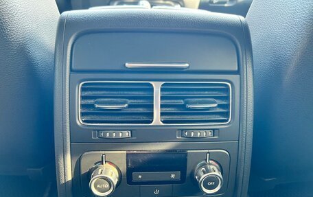 Volkswagen Touareg III, 2012 год, 1 800 000 рублей, 28 фотография