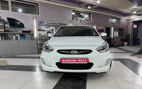 Hyundai Solaris II рестайлинг, 2013 год, 1 050 000 рублей, 4 фотография