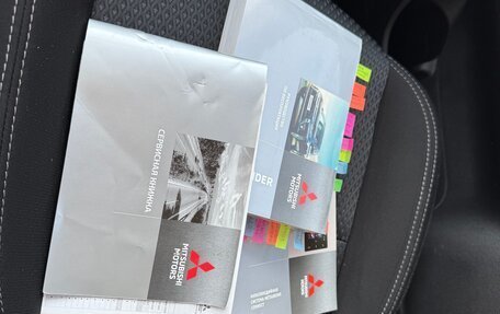 Mitsubishi Outlander III рестайлинг 3, 2019 год, 2 500 000 рублей, 32 фотография