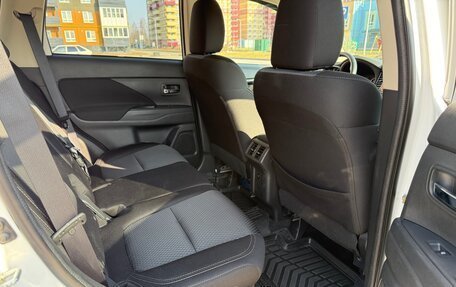 Mitsubishi Outlander III рестайлинг 3, 2019 год, 2 500 000 рублей, 38 фотография