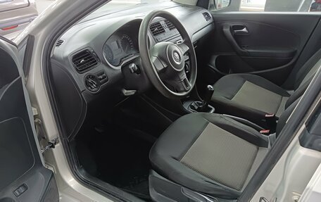 Volkswagen Polo VI (EU Market), 2011 год, 399 000 рублей, 19 фотография