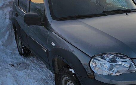 Chevrolet Niva I рестайлинг, 2017 год, 620 000 рублей, 4 фотография