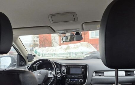 Mitsubishi Outlander III рестайлинг 3, 2015 год, 1 620 000 рублей, 17 фотография