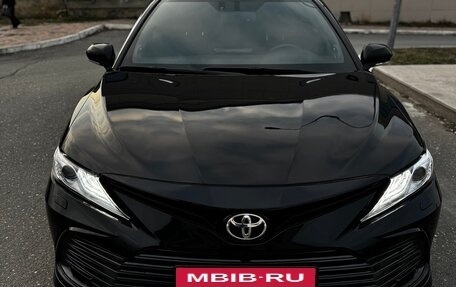 Toyota Camry, 2021 год, 3 100 000 рублей, 2 фотография