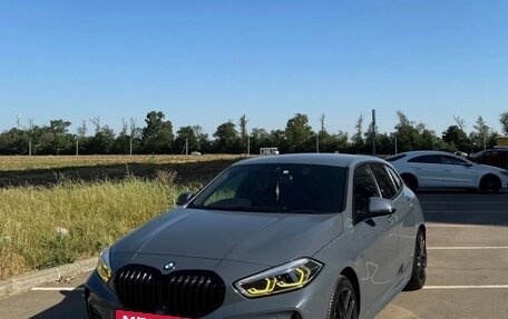 BMW 1 серия, 2019 год, 1 860 000 рублей, 2 фотография