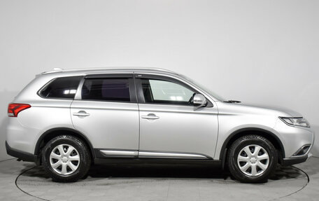 Mitsubishi Outlander III рестайлинг 3, 2017 год, 1 749 000 рублей, 4 фотография