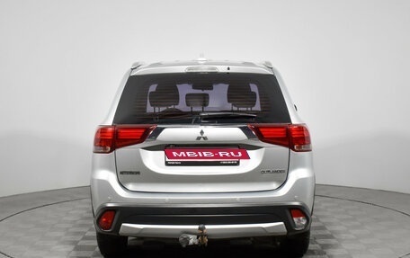 Mitsubishi Outlander III рестайлинг 3, 2017 год, 1 749 000 рублей, 6 фотография