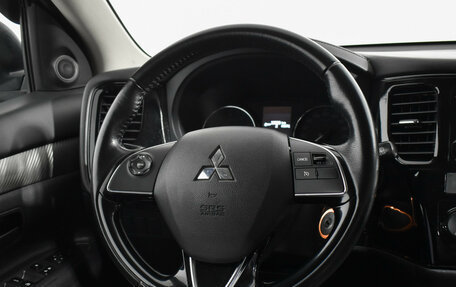 Mitsubishi Outlander III рестайлинг 3, 2017 год, 1 749 000 рублей, 14 фотография