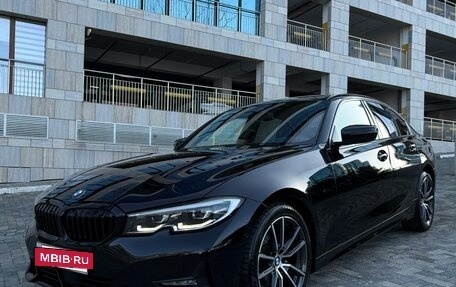 BMW 3 серия, 2019 год, 3 350 000 рублей, 18 фотография