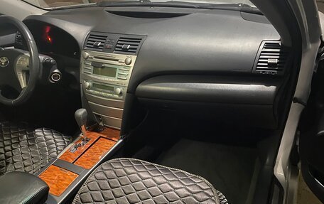 Toyota Camry, 2008 год, 1 100 000 рублей, 1 фотография