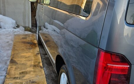 Volkswagen Caravelle T6 рестайлинг, 2021 год, 3 900 000 рублей, 6 фотография