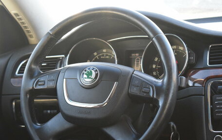 Skoda Superb III рестайлинг, 2011 год, 930 000 рублей, 12 фотография