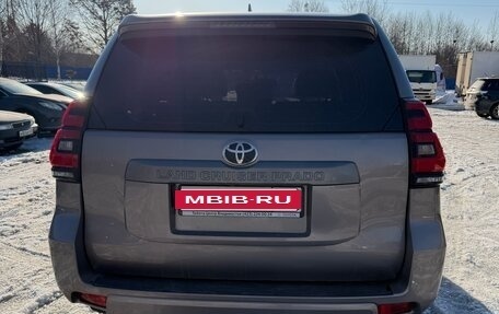 Toyota Land Cruiser Prado 150 рестайлинг 2, 2021 год, 5 300 000 рублей, 5 фотография