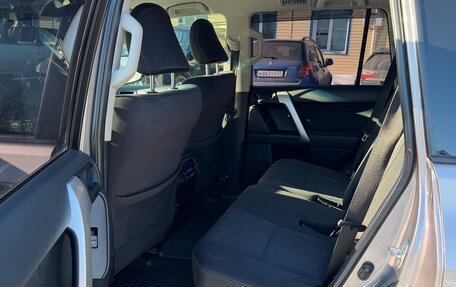 Toyota Land Cruiser Prado 150 рестайлинг 2, 2021 год, 5 300 000 рублей, 15 фотография