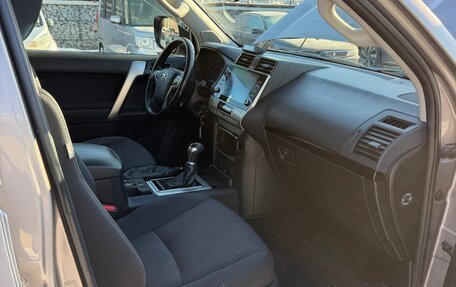 Toyota Land Cruiser Prado 150 рестайлинг 2, 2021 год, 5 300 000 рублей, 14 фотография