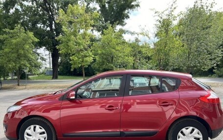 Renault Megane III, 2013 год, 900 000 рублей, 2 фотография