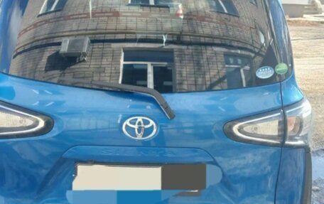 Toyota Sienta II, 2019 год, 1 400 000 рублей, 2 фотография