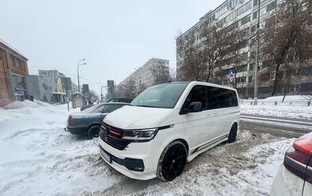Volkswagen Multivan T6 рестайлинг, 2020 год, 7 000 000 рублей, 2 фотография