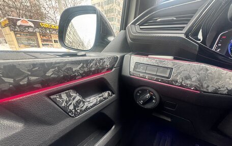 Volkswagen Multivan T6 рестайлинг, 2020 год, 7 000 000 рублей, 8 фотография