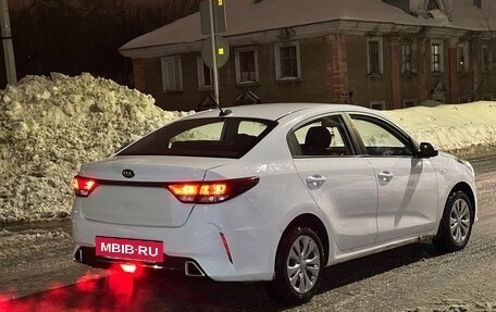 KIA Rio IV, 2021 год, 950 000 рублей, 2 фотография
