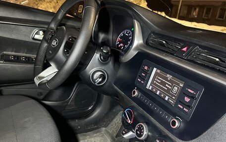 KIA Rio IV, 2021 год, 950 000 рублей, 16 фотография