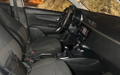 KIA Rio IV, 2021 год, 950 000 рублей, 15 фотография