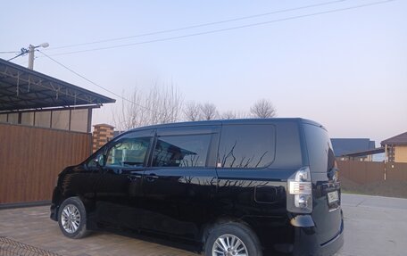 Toyota Voxy II, 2009 год, 1 182 000 рублей, 5 фотография