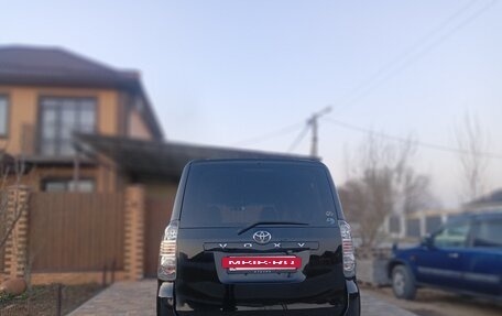 Toyota Voxy II, 2009 год, 1 182 000 рублей, 7 фотография