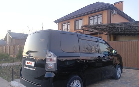 Toyota Voxy II, 2009 год, 1 182 000 рублей, 15 фотография