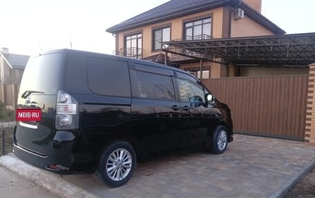 Toyota Voxy II, 2009 год, 1 182 000 рублей, 14 фотография