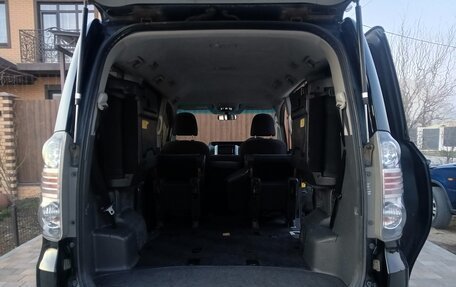 Toyota Voxy II, 2009 год, 1 182 000 рублей, 24 фотография