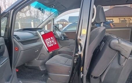 Toyota Voxy II, 2009 год, 1 182 000 рублей, 27 фотография