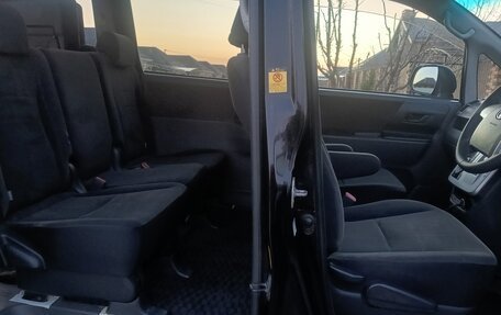 Toyota Voxy II, 2009 год, 1 182 000 рублей, 29 фотография