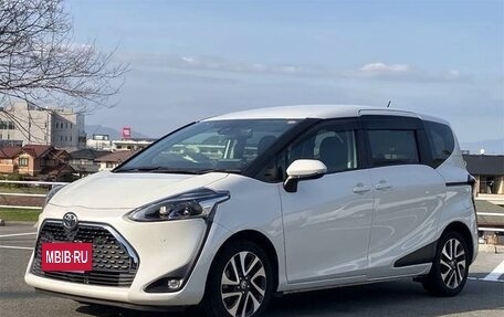 Toyota Sienta II, 2022 год, 1 094 000 рублей, 7 фотография