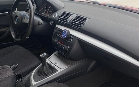 BMW 1 серия, 2006 год, 600 000 рублей, 2 фотография