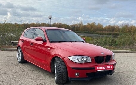 BMW 1 серия, 2006 год, 600 000 рублей, 3 фотография