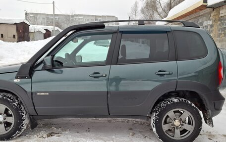 Chevrolet Niva I рестайлинг, 2017 год, 840 000 рублей, 2 фотография