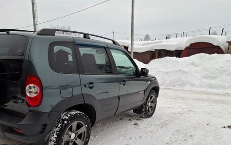 Chevrolet Niva I рестайлинг, 2017 год, 840 000 рублей, 6 фотография
