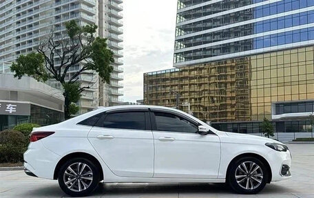 Ford Escort, 2022 год, 990 007 рублей, 5 фотография