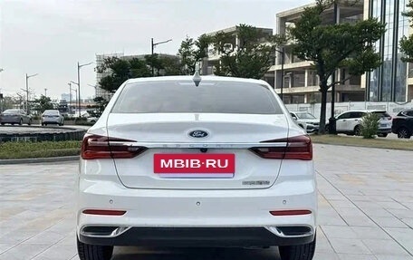 Ford Escort, 2022 год, 990 007 рублей, 7 фотография