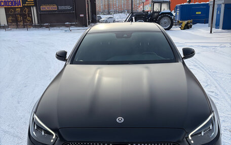 Mercedes-Benz E-Класс, 2022 год, 5 500 000 рублей, 3 фотография