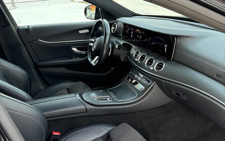 Mercedes-Benz E-Класс, 2022 год, 5 500 000 рублей, 10 фотография