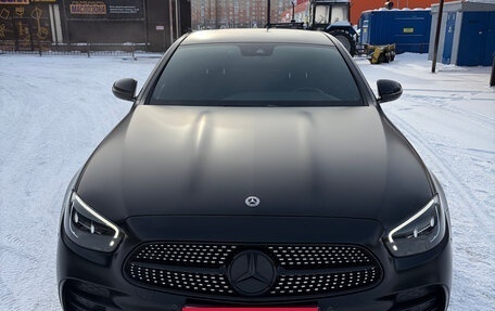 Mercedes-Benz E-Класс, 2022 год, 5 500 000 рублей, 2 фотография