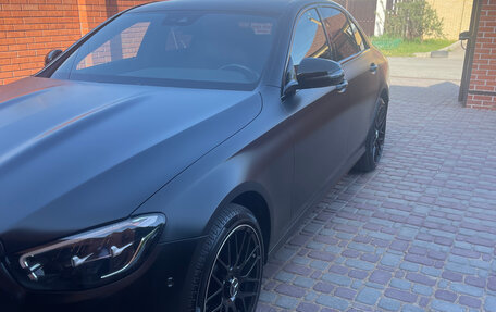 Mercedes-Benz E-Класс, 2022 год, 5 500 000 рублей, 19 фотография