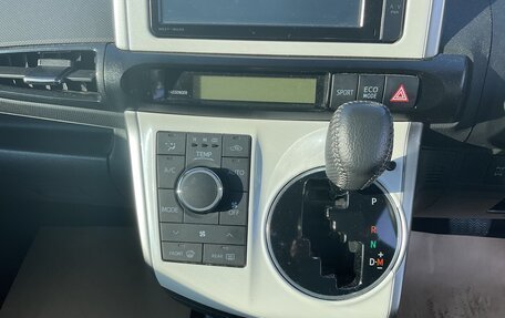 Toyota Wish II, 2017 год, 1 184 000 рублей, 8 фотография